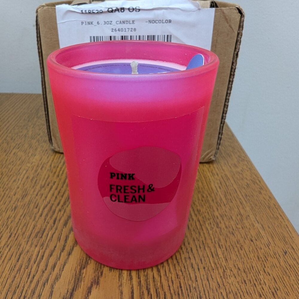 VS Pink Fresh & Clean Candle